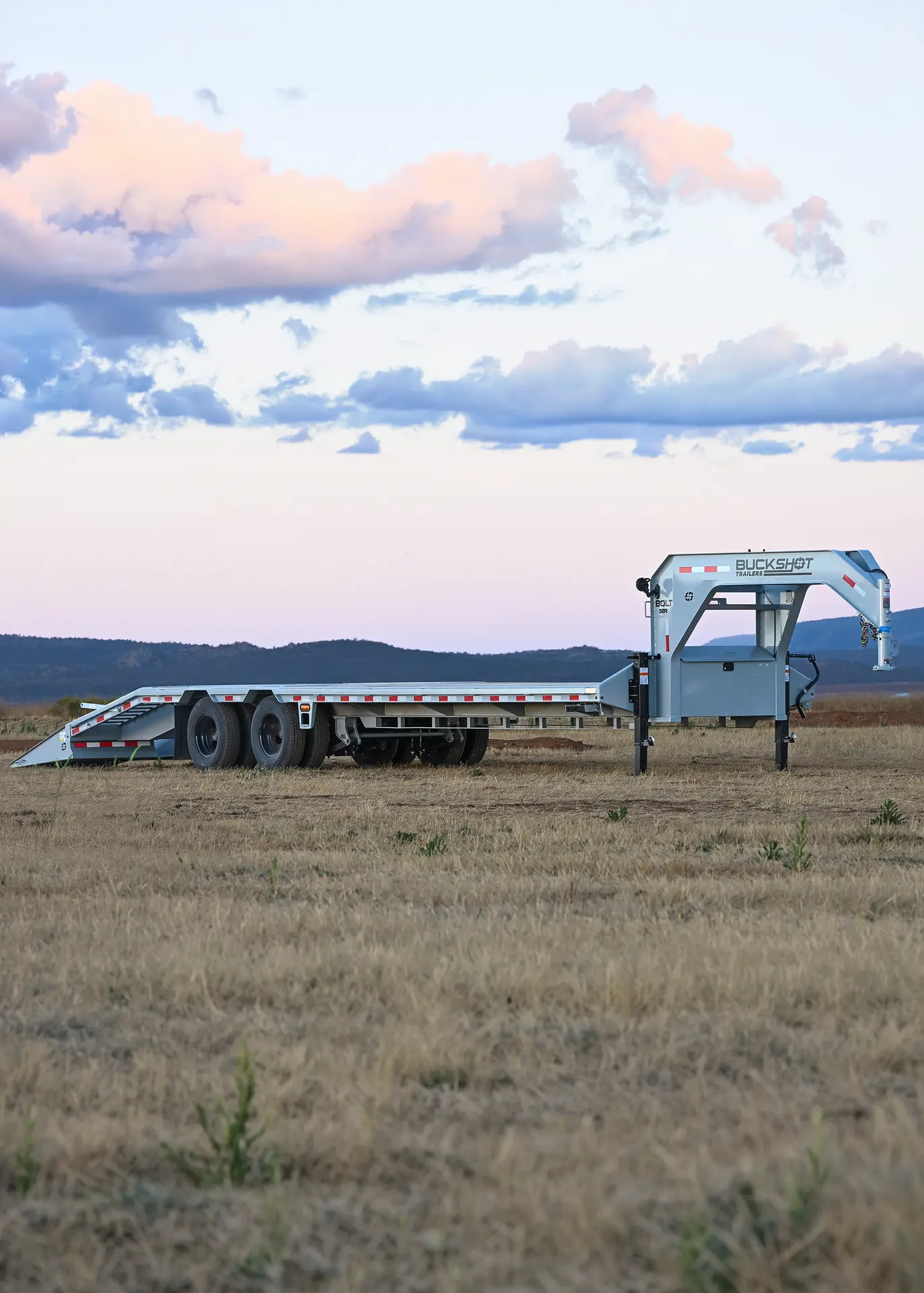 Buckshot BOLT-R Series gooseneck deckover trailer