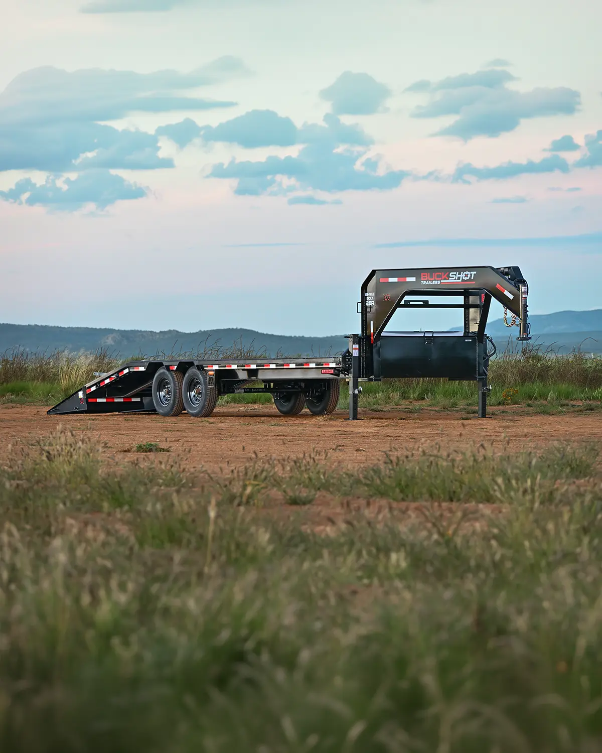 Buckshot SINGLE BOLT-R gooseneck deckover trailer